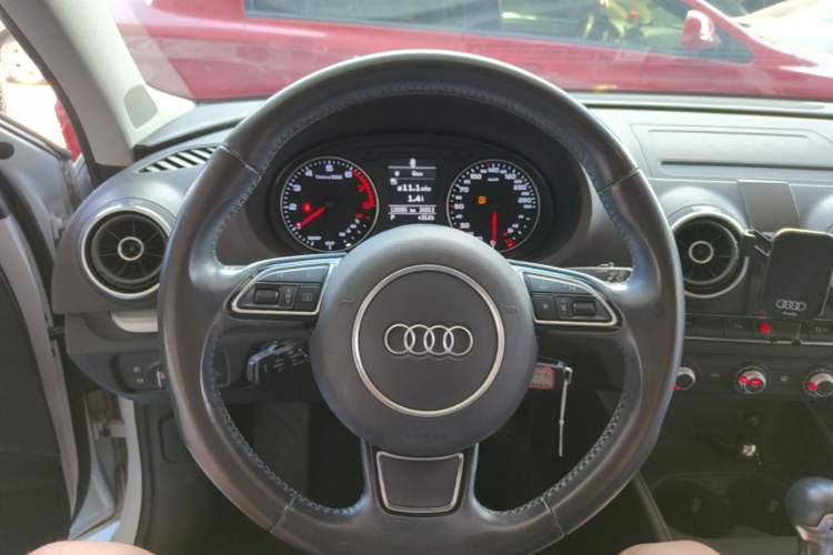 Used Audi A3 2016 Limousine 35 TFSI Prestige Edition Steering Wheel