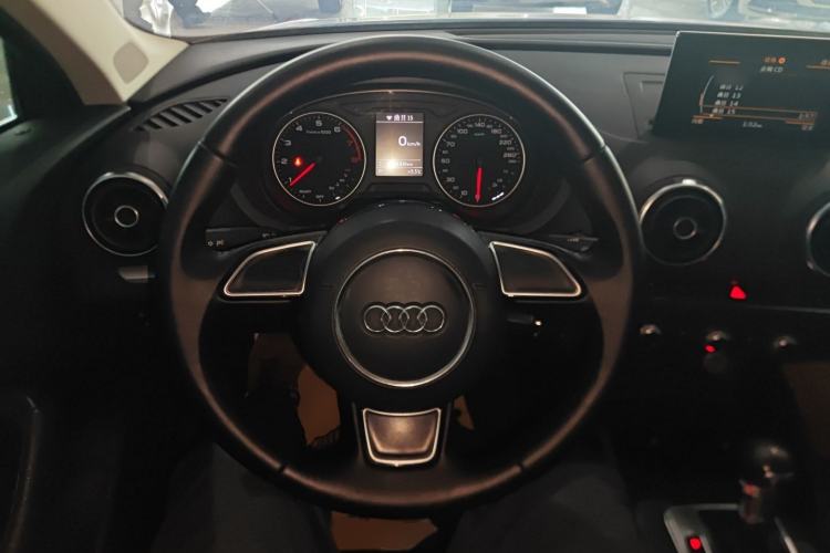 Used Audi A3 2016 Limousine 35 TFSI Ambition Edition Steering Wheel