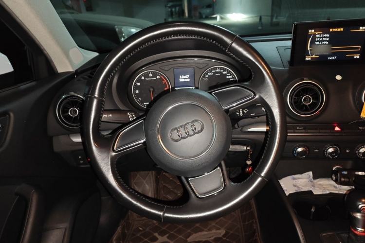 Used Audi A3 2016 Limousine 35 TFSI Ambition Edition Steering Wheel