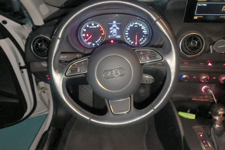 Used Audi A3 2016 Limousine 35 TFSI Prestige Edition Steering Wheel