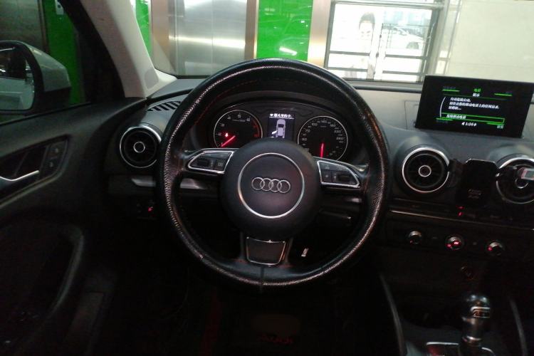 Used Audi A3 2016 Limousine 35 TFSI Prestige Edition Steering Wheel