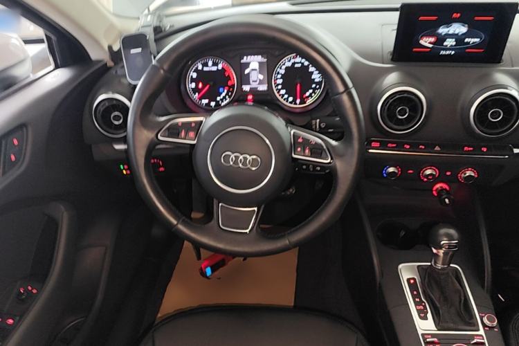 Used Audi A3 2016 Limousine 35 TFSI Ambition Edition Steering Wheel
