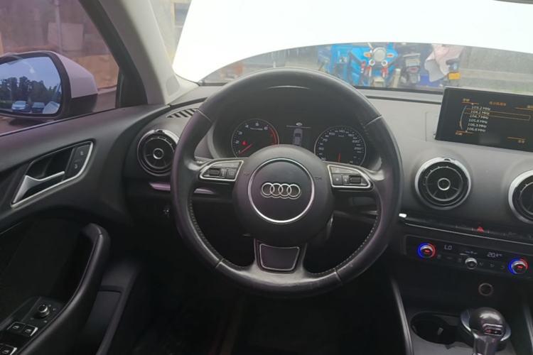 Used Audi A3 2016 Limousine 35 TFSI Style Edition Steering Wheel