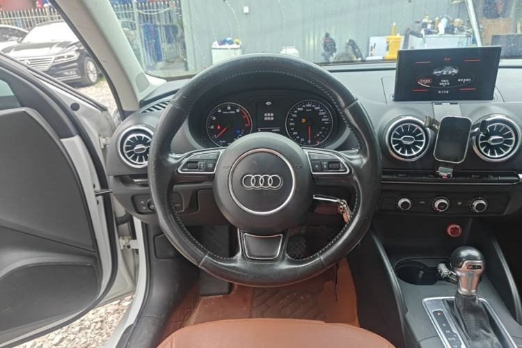 Used Audi A3 2016 Limousine 35 TFSI Prestige Edition Steering Wheel