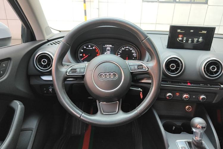 Used Audi A3 2016 Limousine 35 TFSI Prestige Edition Steering Wheel