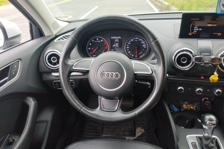Used Audi A3 2016 Limousine 35 TFSI Ambition Edition Steering Wheel