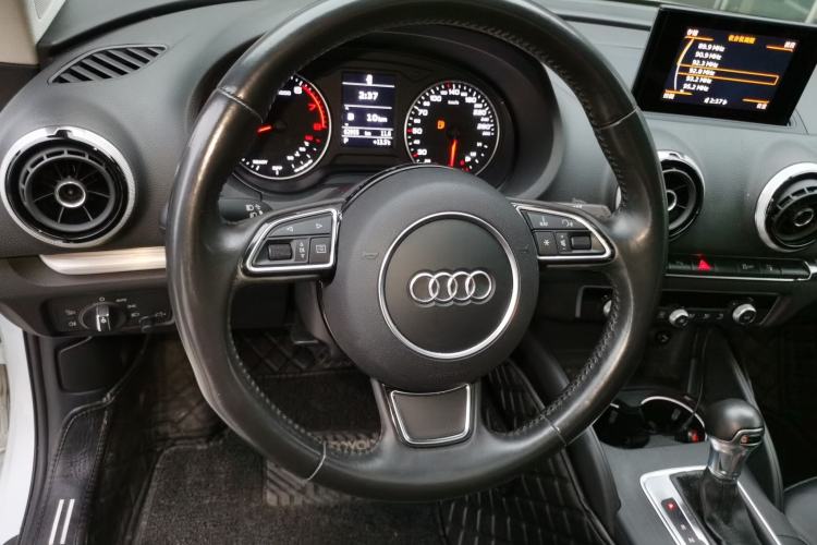 Used Audi A3 2016 Limousine 35 TFSI Style Edition Steering Wheel