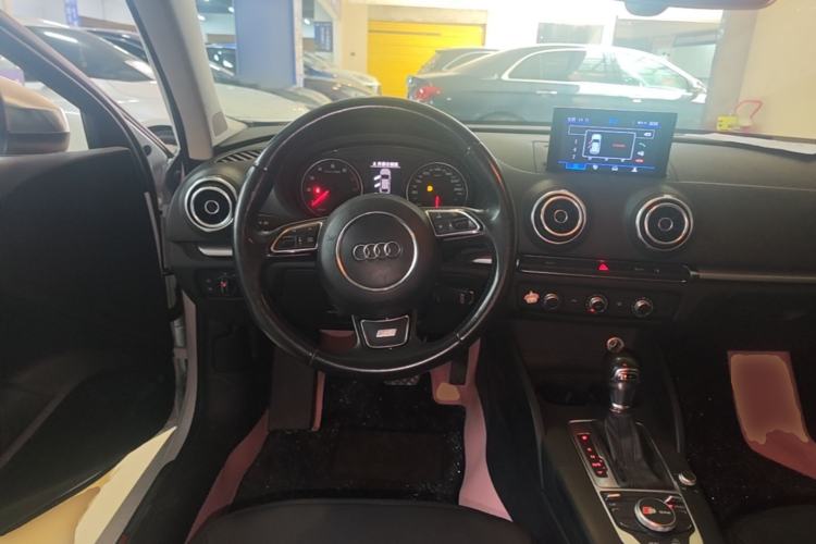 Used Audi A3 2016 Limousine 35 TFSI Ambition Edition Steering Wheel