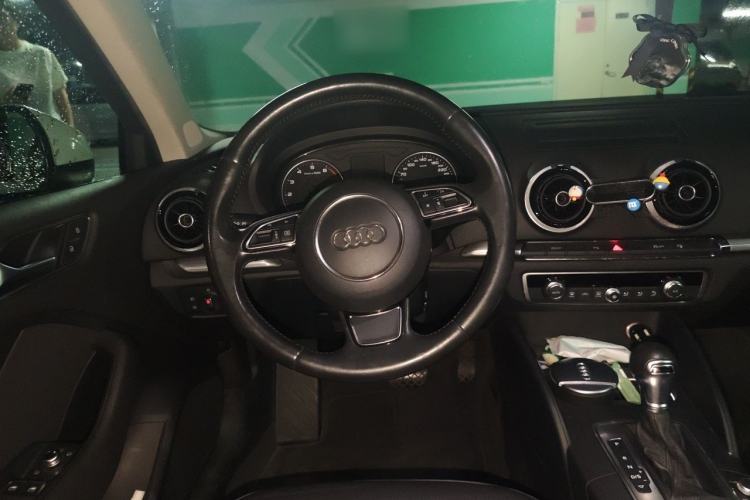 Used Audi A3 2016 Limousine 35 TFSI Style Edition Steering Wheel