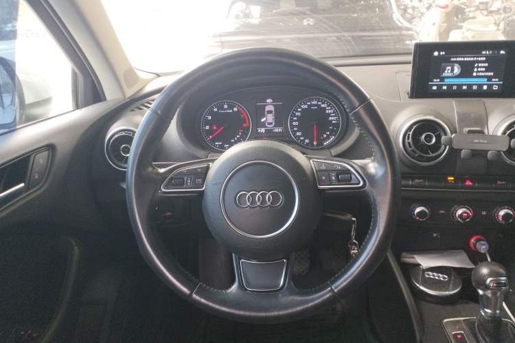 Used Audi A3 2016 Limousine 35 TFSI Prestige Edition Steering Wheel