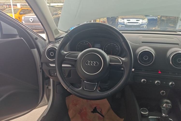 Used Audi A3 2016 Limousine 35 TFSI Ambition Edition Steering Wheel