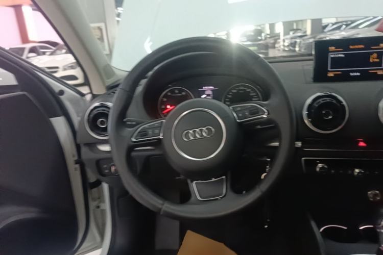 Used Audi A3 2016 Limousine 35 TFSI Style Edition Steering Wheel