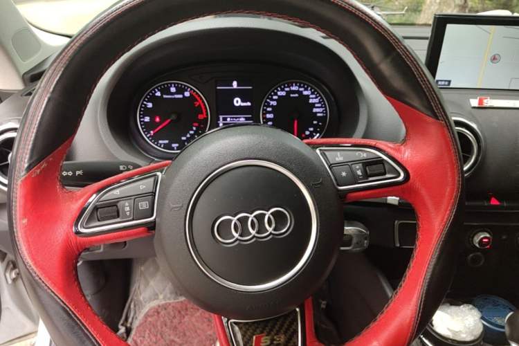 Used Audi A3 2016 Limousine 35 TFSI Ambition Edition Steering Wheel