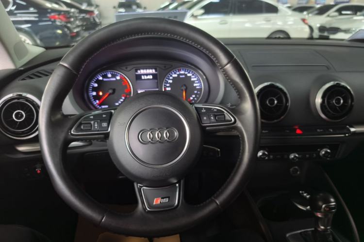 Used Audi A3 2016 Limousine 35 TFSI Style Edition Steering Wheel