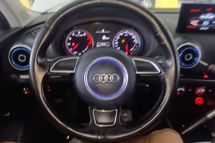 Used Audi A3 2016 Limousine 35 TFSI Ambition Edition Steering Wheel