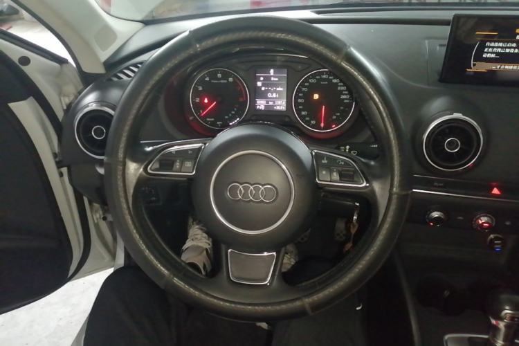 Used Audi A3 2016 Limousine 35 TFSI Ambition Edition Steering Wheel