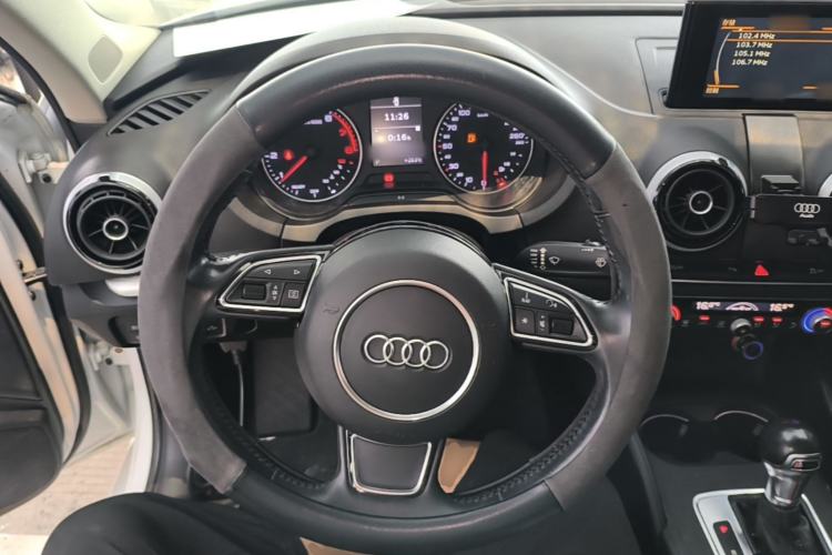 Used Audi A3 2016 Limousine 35 TFSI Style Edition Steering Wheel