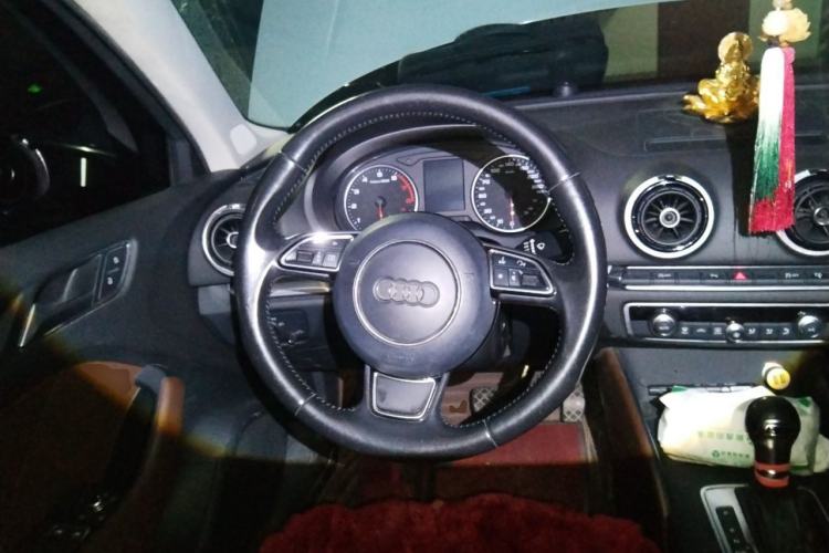 Used Audi A3 2016 Limousine 35 TFSI Style Edition Steering Wheel