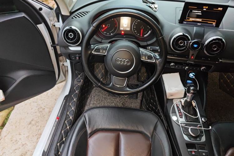 Used Audi A3 2016 Limousine 40 TFSI Style Edition Steering Wheel