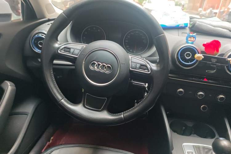 Used Audi A3 2016 Limousine 35 TFSI Prestige Edition Steering Wheel