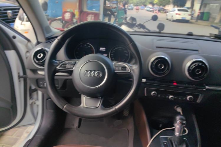 Used Audi A3 2016 Limousine 35 TFSI Style Edition Steering Wheel