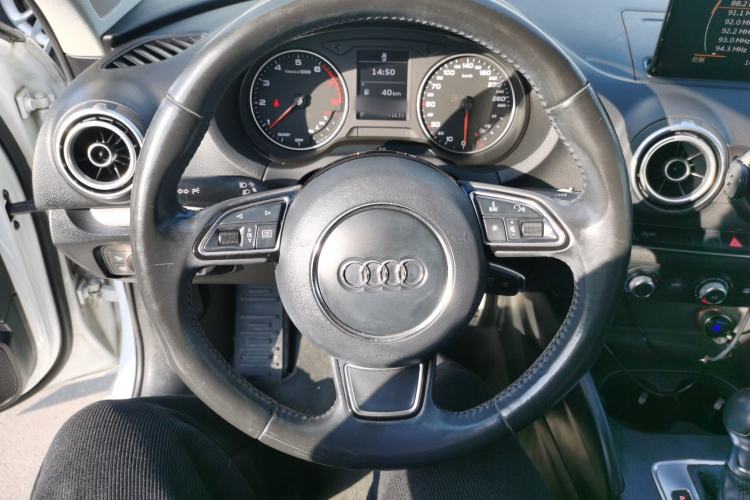 Used Audi A3 2016 Limousine 35 TFSI Ambition Edition Steering Wheel