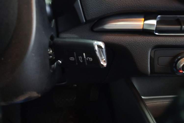 Used Audi A3 2016 Limousine 35 TFSI Prestige Edition Vehicle Key