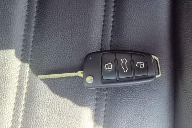 Used Audi A3 2016 Limousine 35 TFSI Prestige Edition Vehicle Key