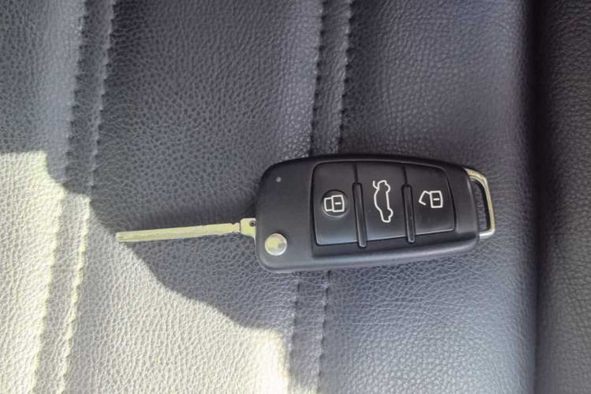 Used Audi A3 2016 Limousine 35 TFSI Prestige Edition Vehicle Key