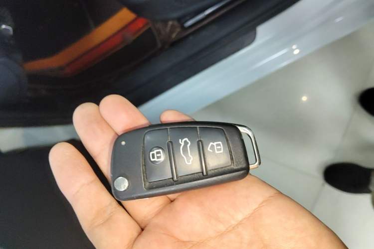 Used Audi A3 2016 Limousine 35 TFSI Style Edition Vehicle Key