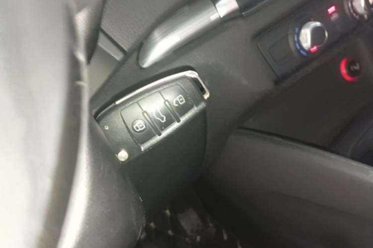 Used Audi A3 2016 Limousine 35 TFSI Prestige Edition Vehicle Key
