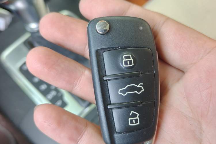 Used Audi A3 2016 Limousine 35 TFSI Prestige Edition Vehicle Key