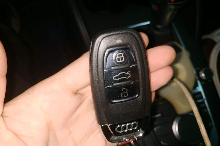 Used Audi A3 2016 Limousine 35 TFSI Prestige Edition Vehicle Key