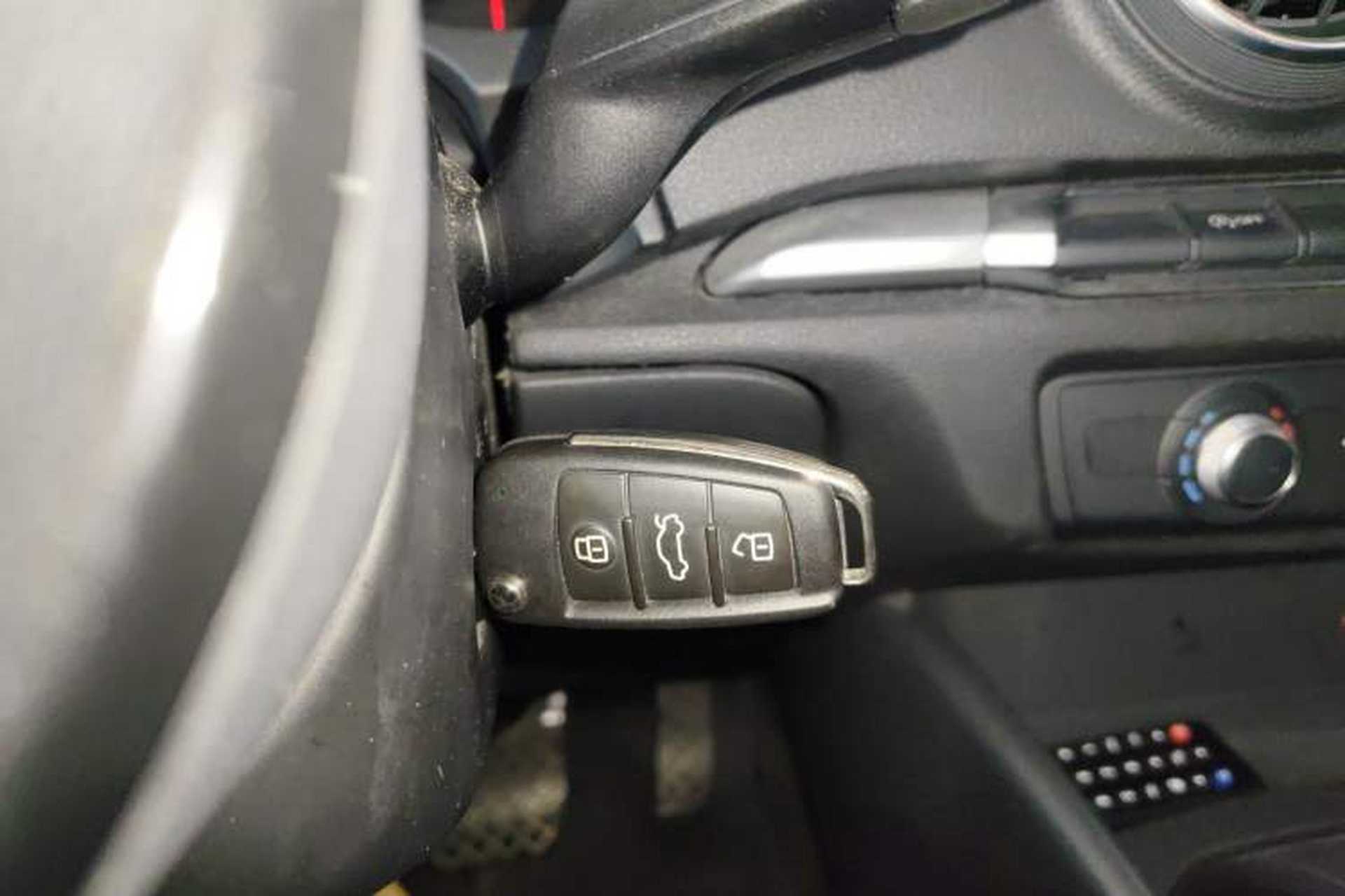 Used Audi A3 2016 Limousine 35 TFSI Ambition Edition Vehicle Key
