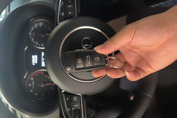 Used Audi A3 2016 Limousine 40 TFSI Style Edition Vehicle Key