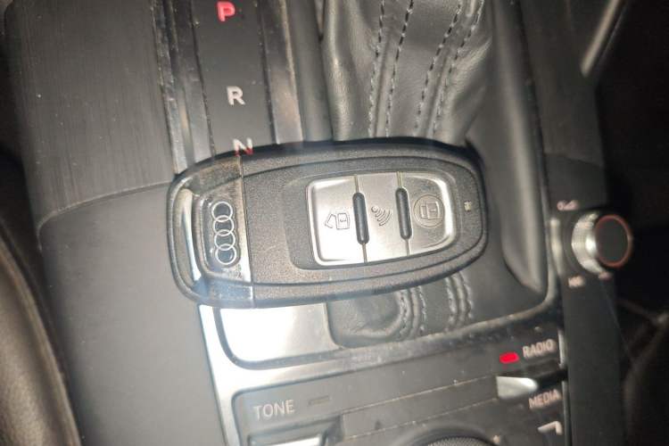Used Audi A3 2016 Limousine 35 TFSI Prestige Edition Vehicle Key