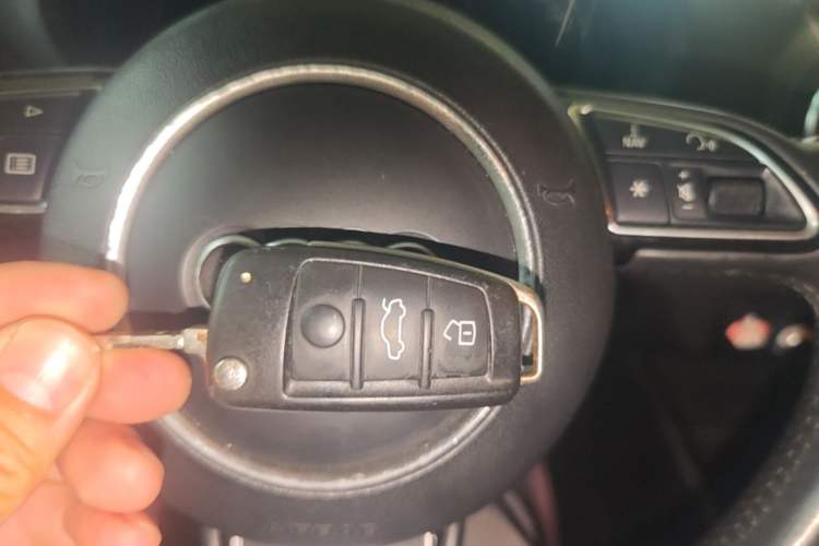 Used Audi A3 2016 Limousine 35 TFSI Ambition Edition Vehicle Key