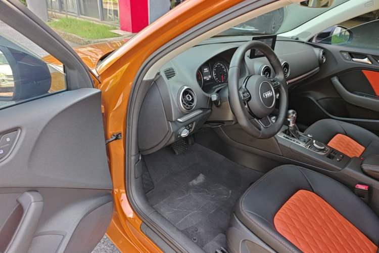 Used Audi A3 2016 Limousine 35 TFSI Ambition Edition Driver Seat