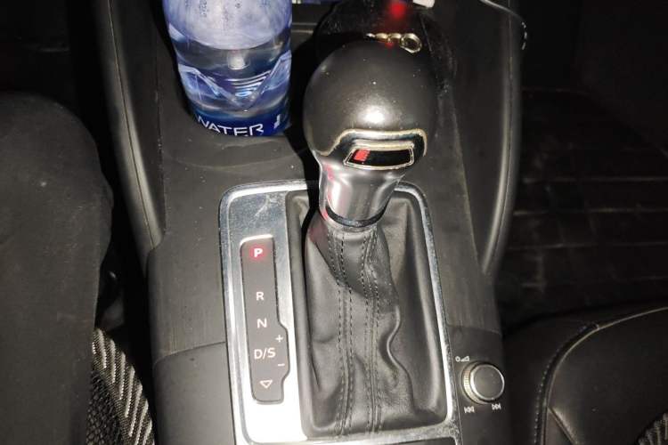 Used Audi A3 2016 Limousine 35 TFSI Ambition Edition Gear Lever