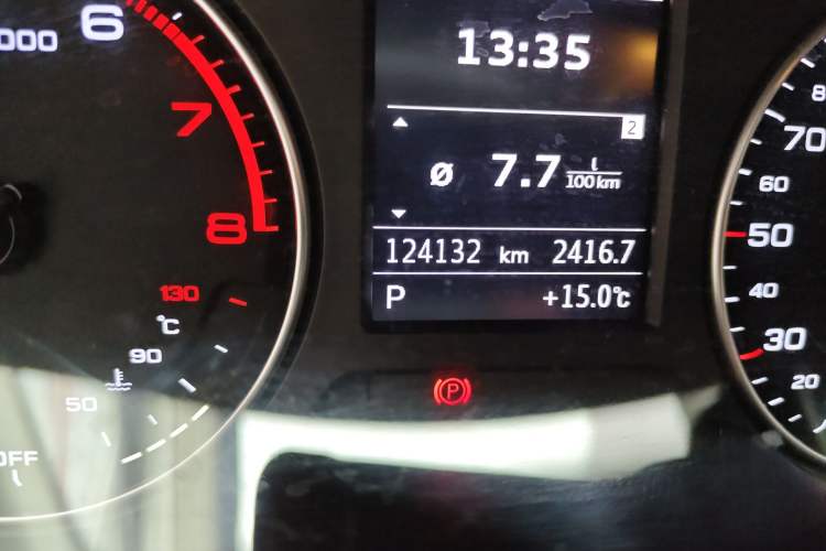 Used Audi A3 2016 Limousine 35 TFSI Ambition Edition Odometer Close Up