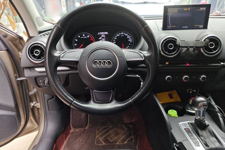 Used Audi A3 2016 Limousine 35 TFSI Ambition Edition Steering Wheel