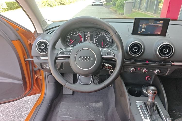 Used Audi A3 2016 Limousine 35 TFSI Ambition Edition Steering Wheel