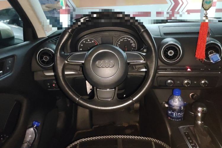 Used Audi A3 2016 Limousine 35 TFSI Ambition Edition Steering Wheel