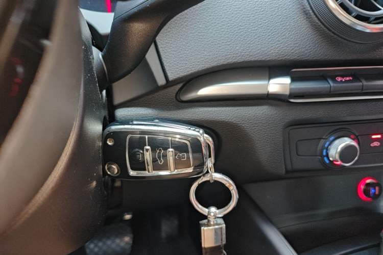 Used Audi A3 2016 Limousine 35 TFSI Ambition Edition Vehicle Key
