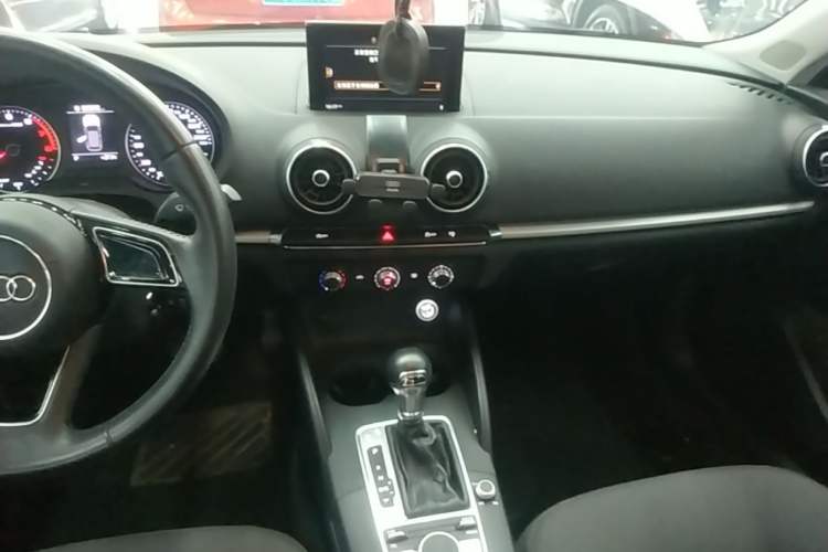 Used Audi A3 2017 Sportback 35 TFSI Ambition Edition Audio And AC Panel