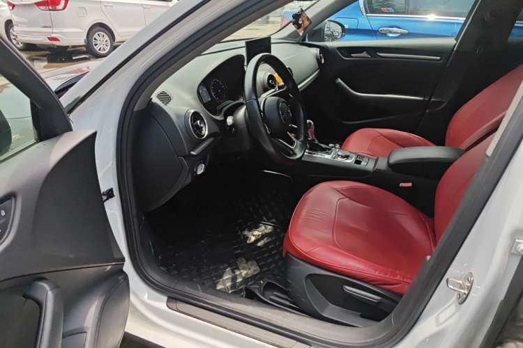 Used Audi A3 2017 Limousine 35 TFSI Ambition Edition Driver Seat