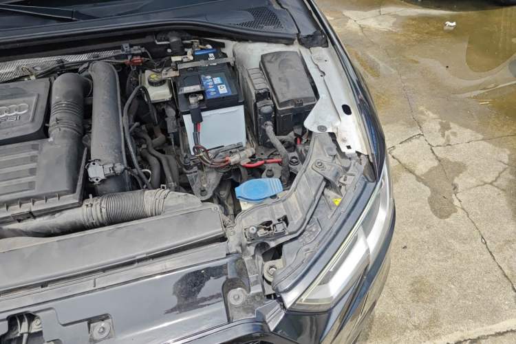 Used Audi A3 2017 Limousine 35 TFSI Ambition Edition Engine Bay Left