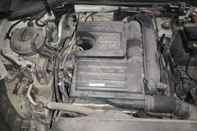 Used Audi A3 2017 Limousine 35 TFSI Fashion Model Engine Bay Right