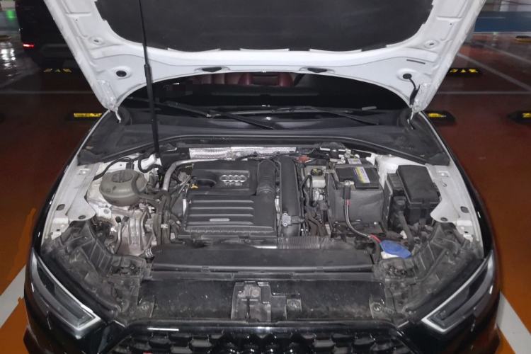 Used Audi A3 2017 Limousine 35 TFSI Sport Edition Engine Bay