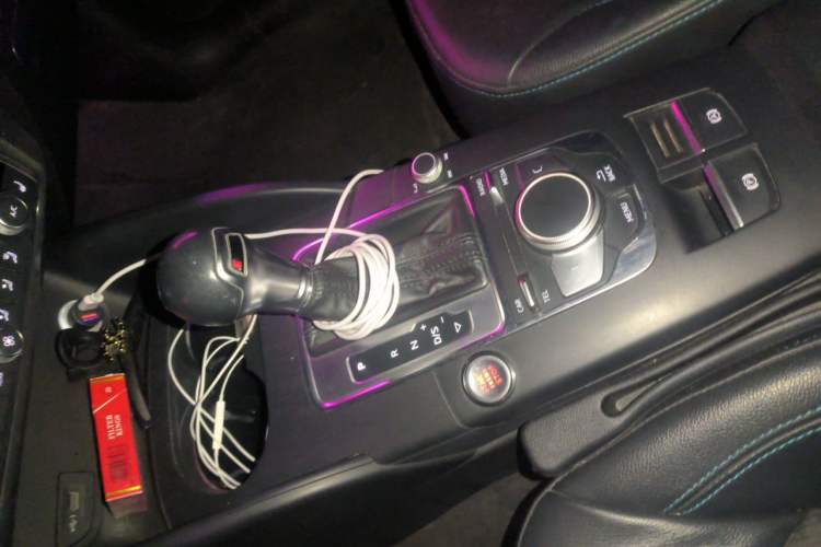 Used Audi A3 2017 Limousine 35 TFSI Fashion Model Gear Lever